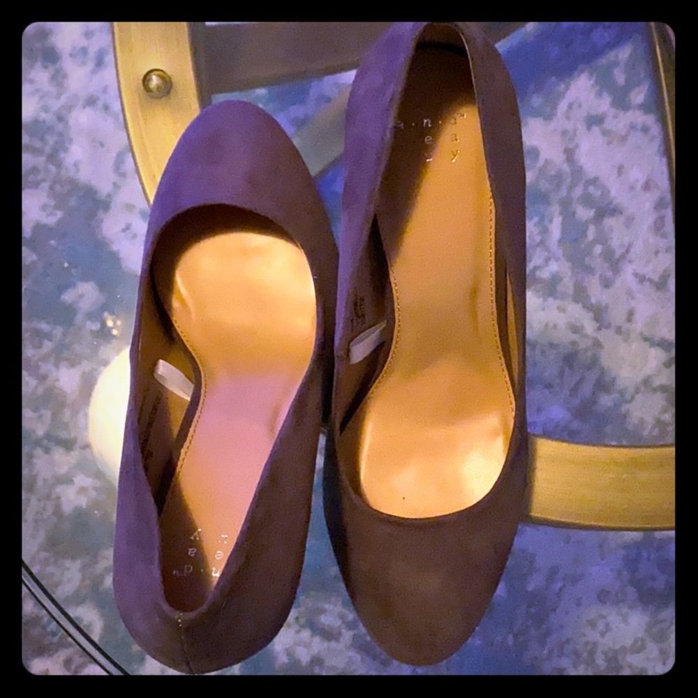A new day target gray suede heels size 8